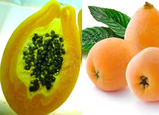 フルーツの試食：宮崎県産「パパイア」、長崎県産「茂木びわ」