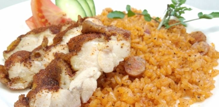 メキシカン ジャンバラヤ ケイジャンチキン添え