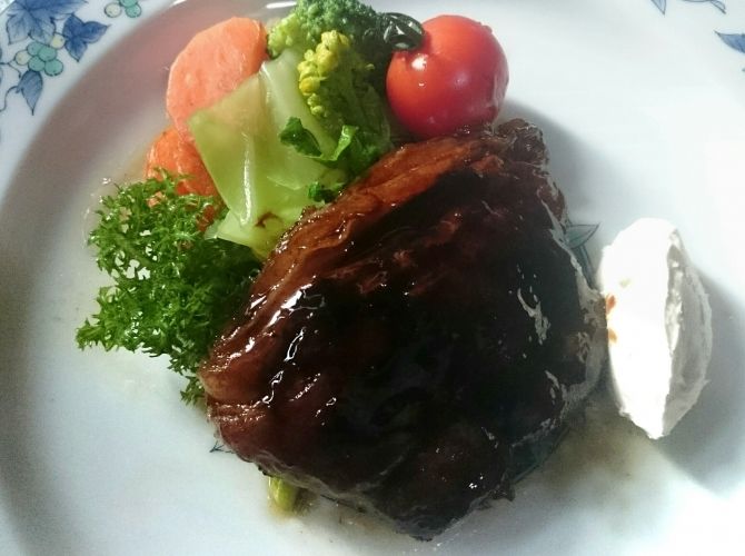 豚肉のミルフィーユステーキ 林檎バルサミコ風味 豚肉のミルフィーユステーキ 林檎バルサミコ風味