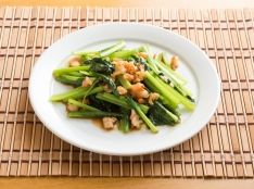 アジアンスタイルな青菜の炒め物：小松菜と海老の！さっと！炒め 豊島 重義（セレクトダイニング）