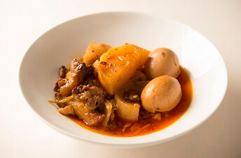 牛すじ肉と大根・煮卵のキムチおでん