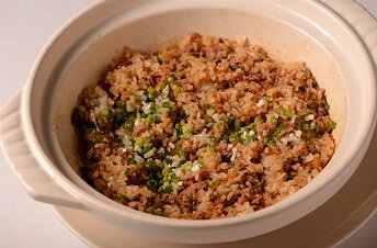 魷鬚肉鬆煲仔飯(イカゲソと豚肉の土鍋炊きご飯)